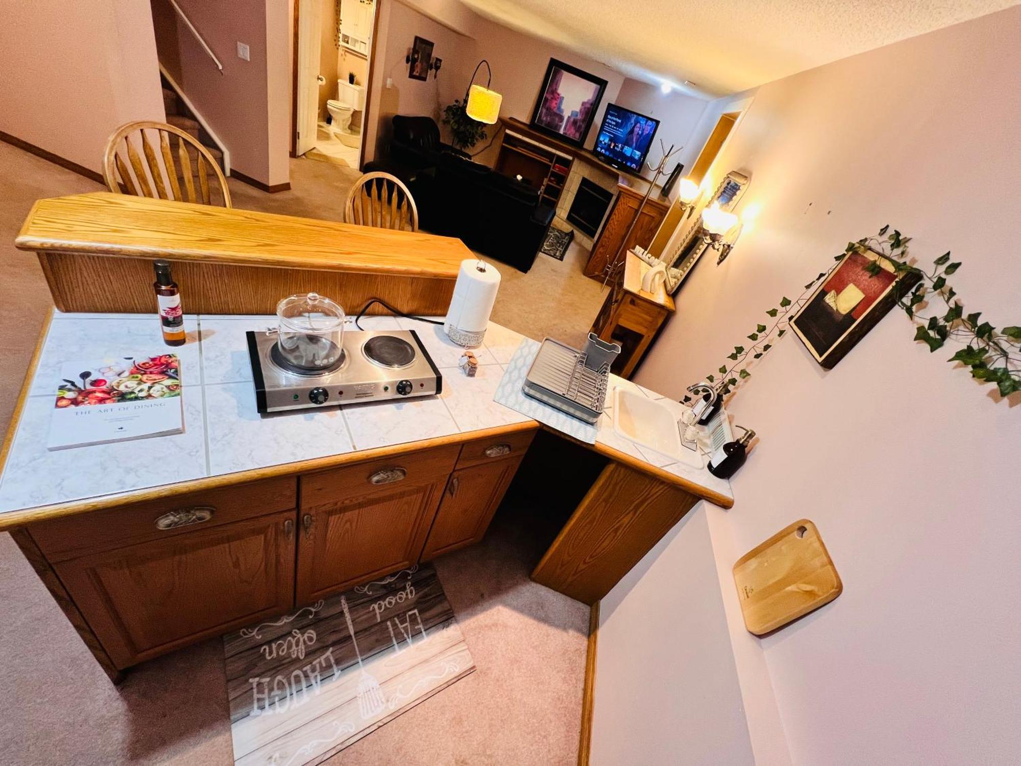 A Classic Homely Basement Suite! Chestermere Exterior photo